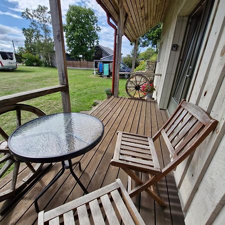 Piibelehe Guest Accommodation Kuressaare Ngoại thất bức ảnh