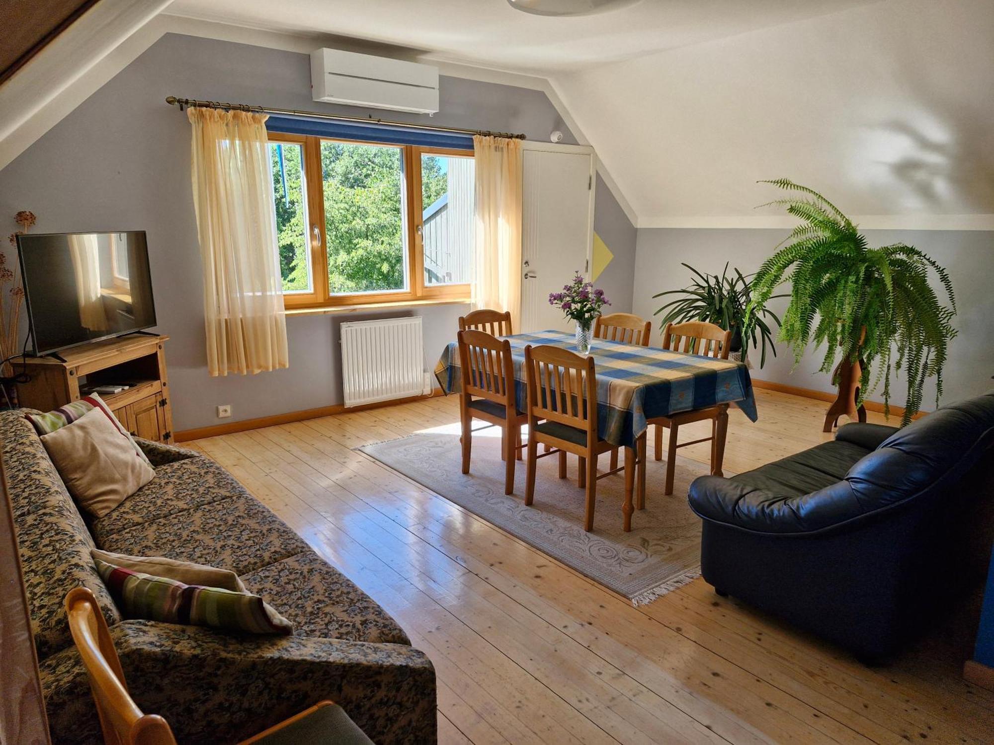 Piibelehe Guest Accommodation Kuressaare Ngoại thất bức ảnh
