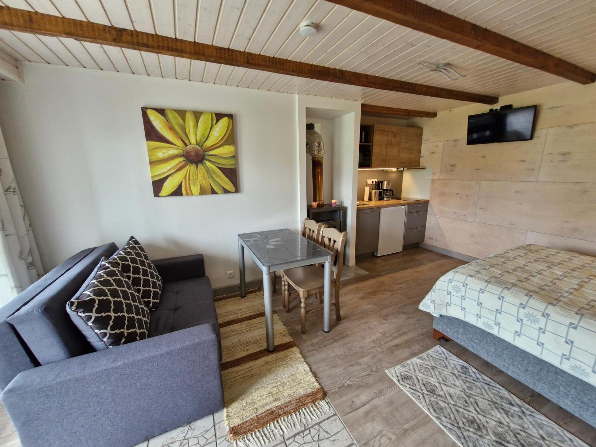 Piibelehe Guest Accommodation Kuressaare Ngoại thất bức ảnh